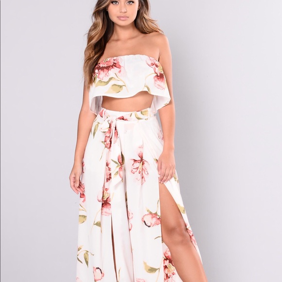 Fashion Nova Other - Super cute floral two piece let loose set NWT